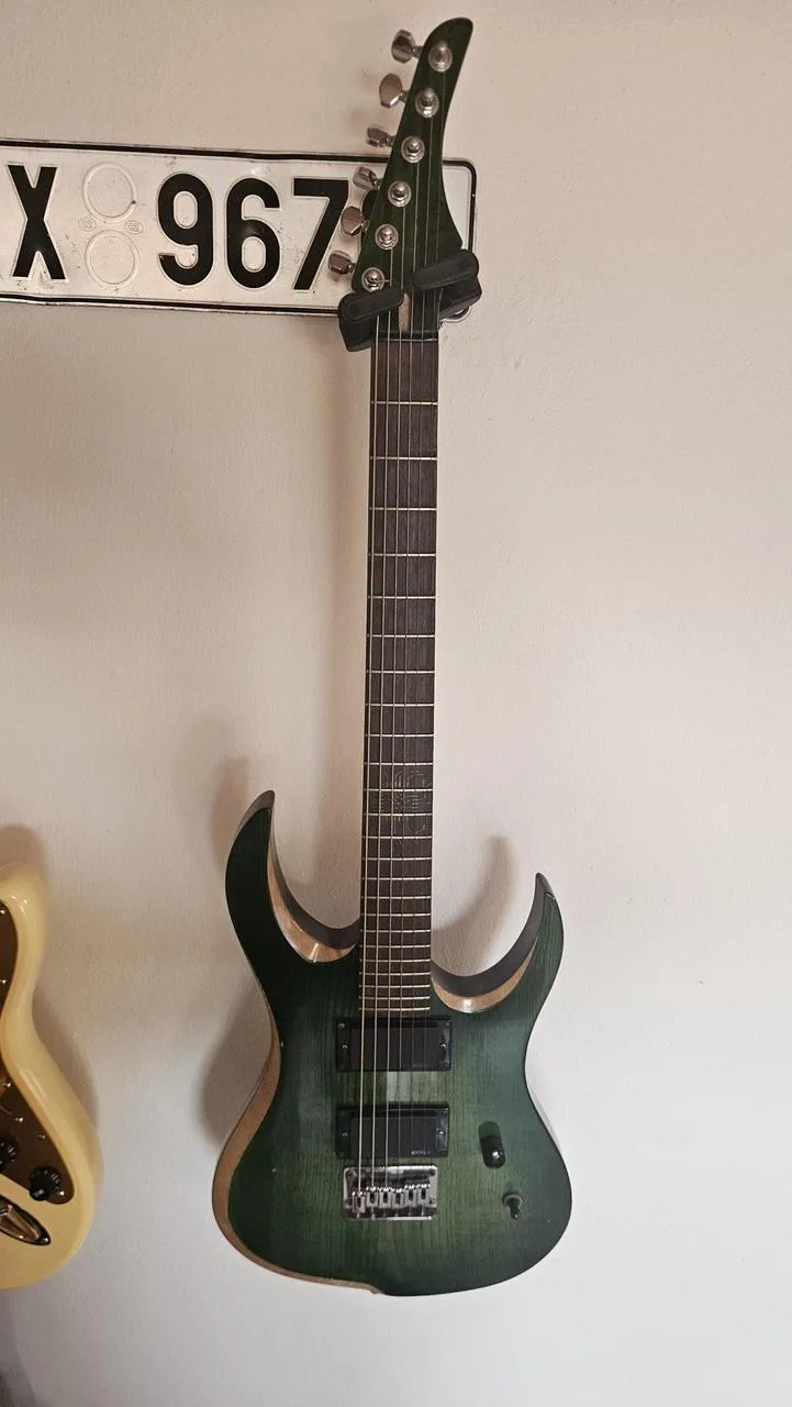 Rhjr (Hanák) superstrat - EMG 81x/60x (Možná výmena)
