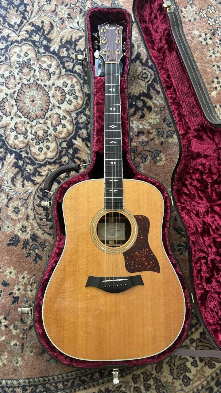 Taylor 810 (2001)