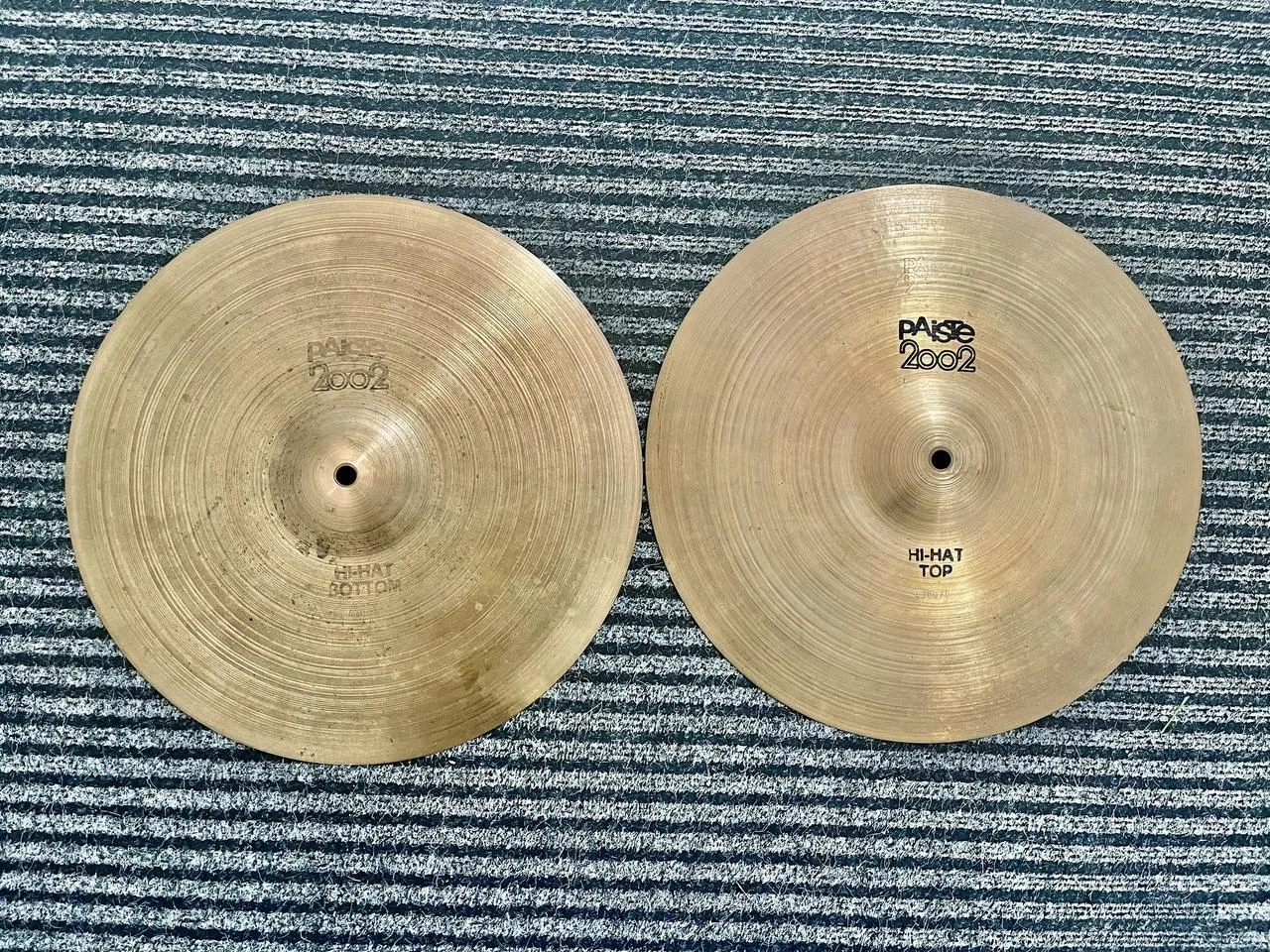 Paiste 2002 hi hat 14" black label. Rok 1974.