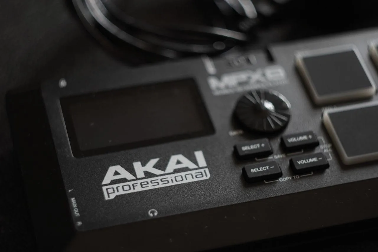 Prodam AKAI Professional MPX8