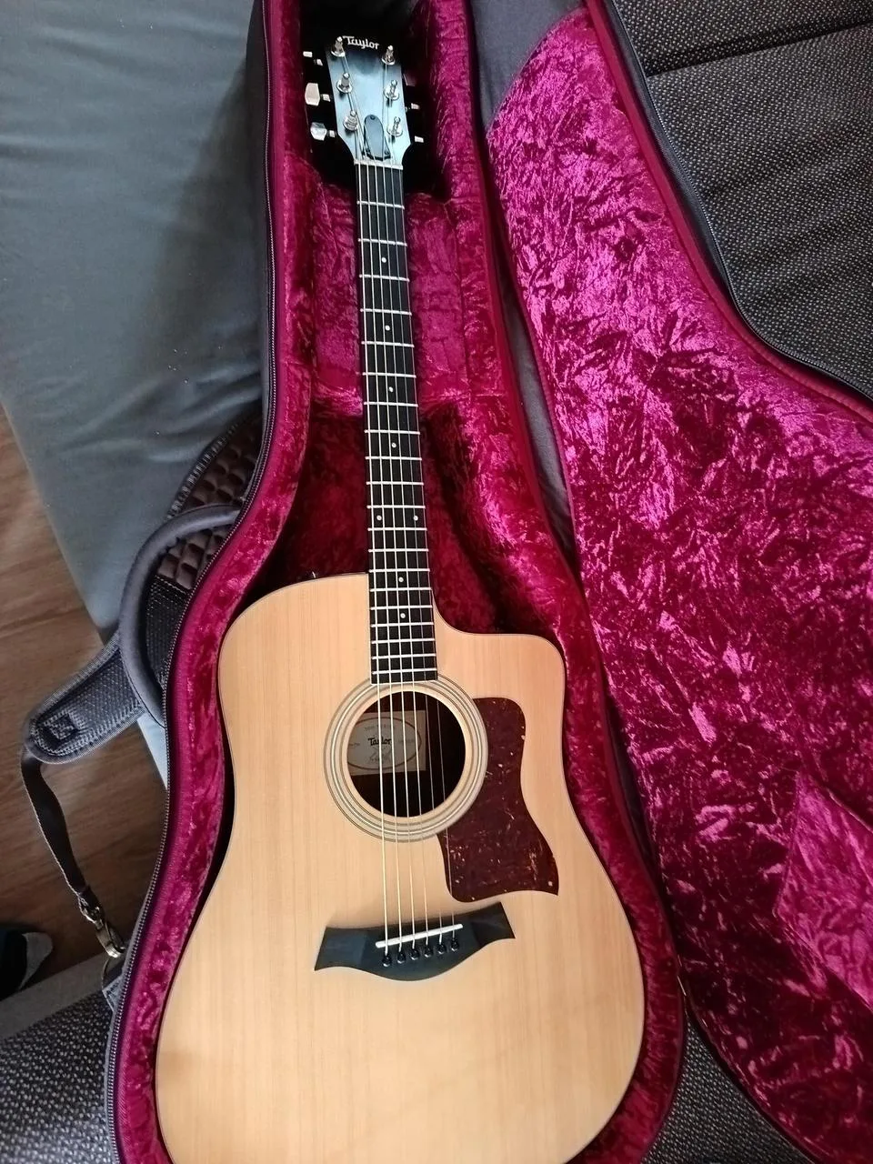 Taylor 210 Ce Plus