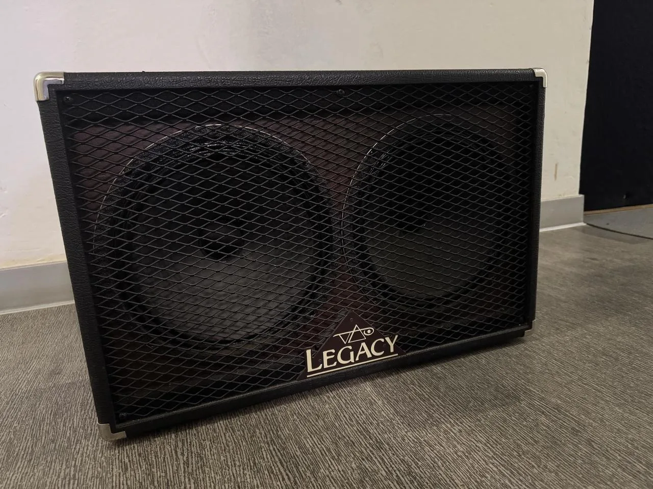 Steve VAI-Carvin Legacy 2x12 – 120W, Celestion V30, 8 Ω, USA