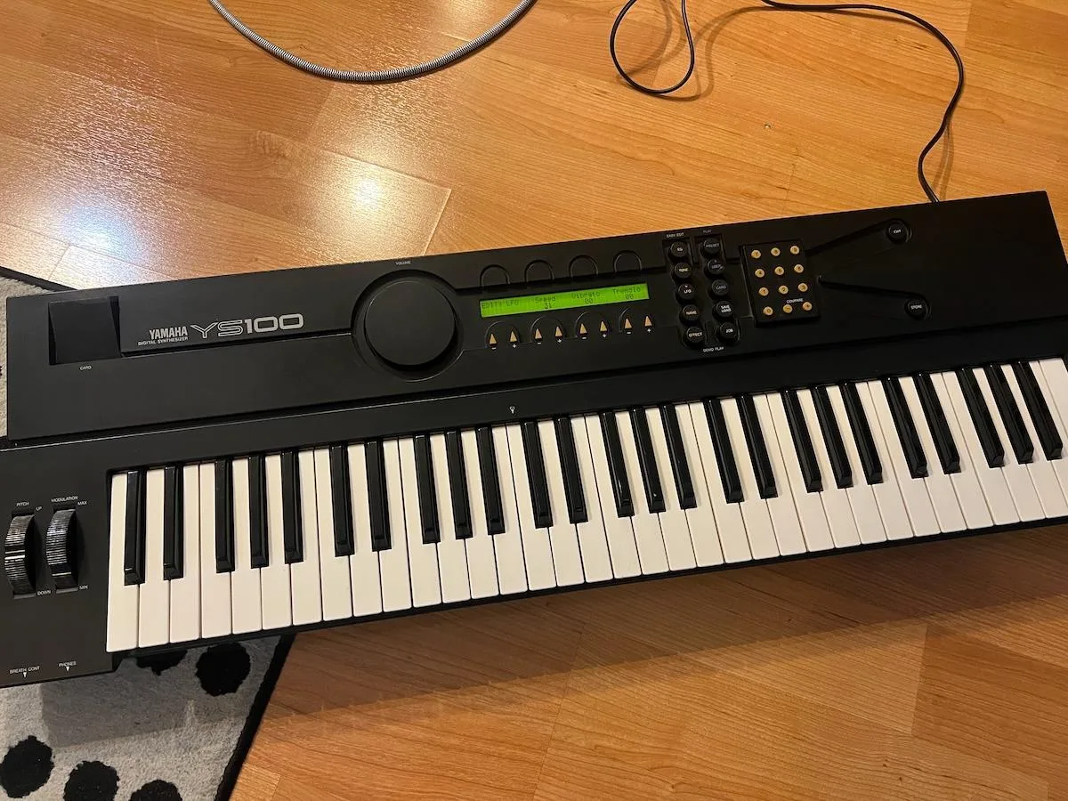 Yamaha YS-100