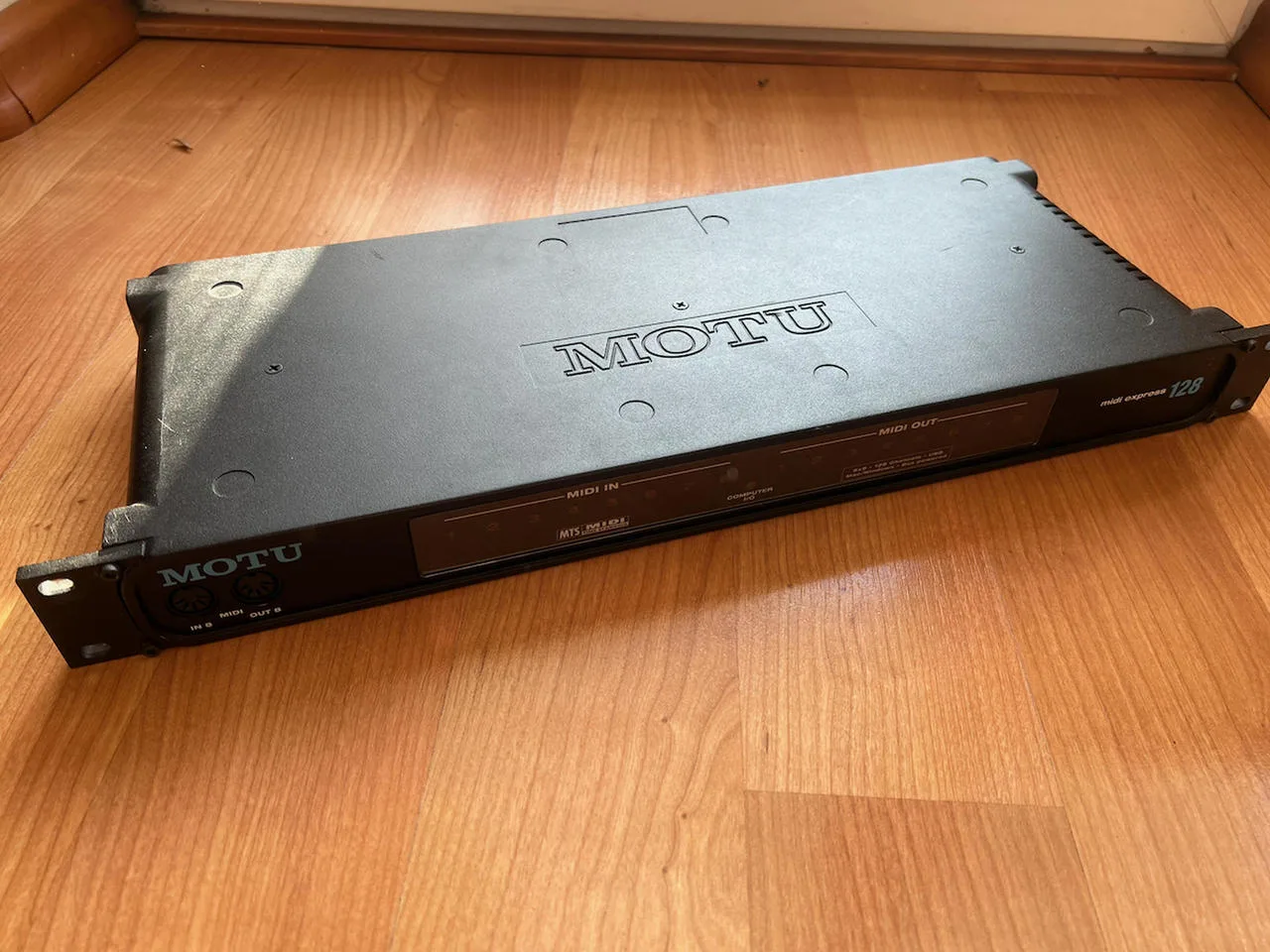 MOTU MIDI Express 128