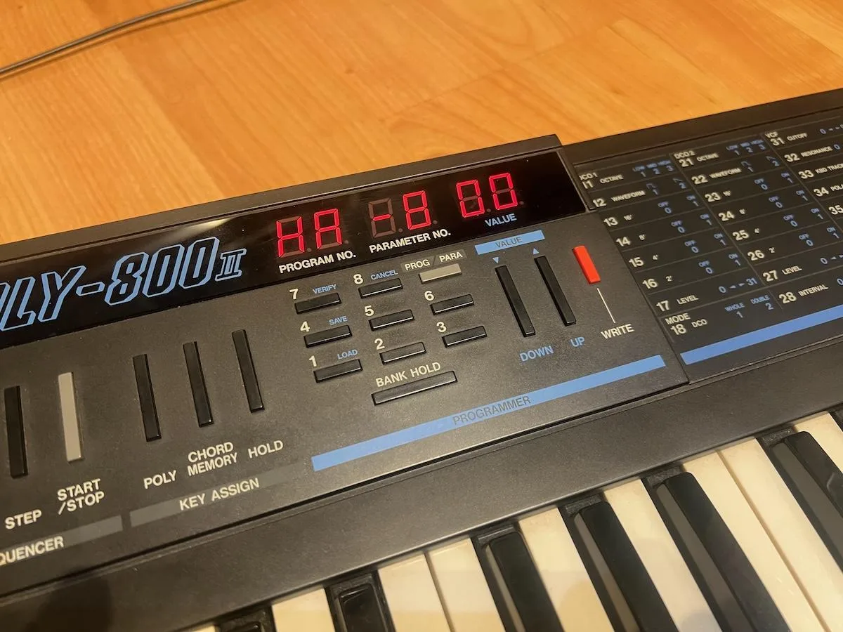 Korg Poly 800 II s expanzí Hawk a Atomhawk