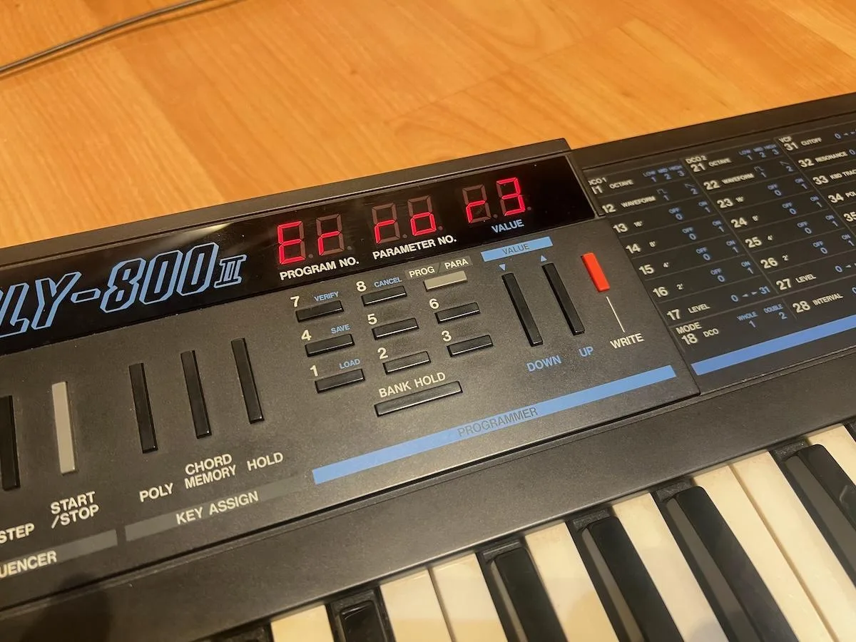 Korg Poly 800 II s expanzí Hawk a Atomhawk