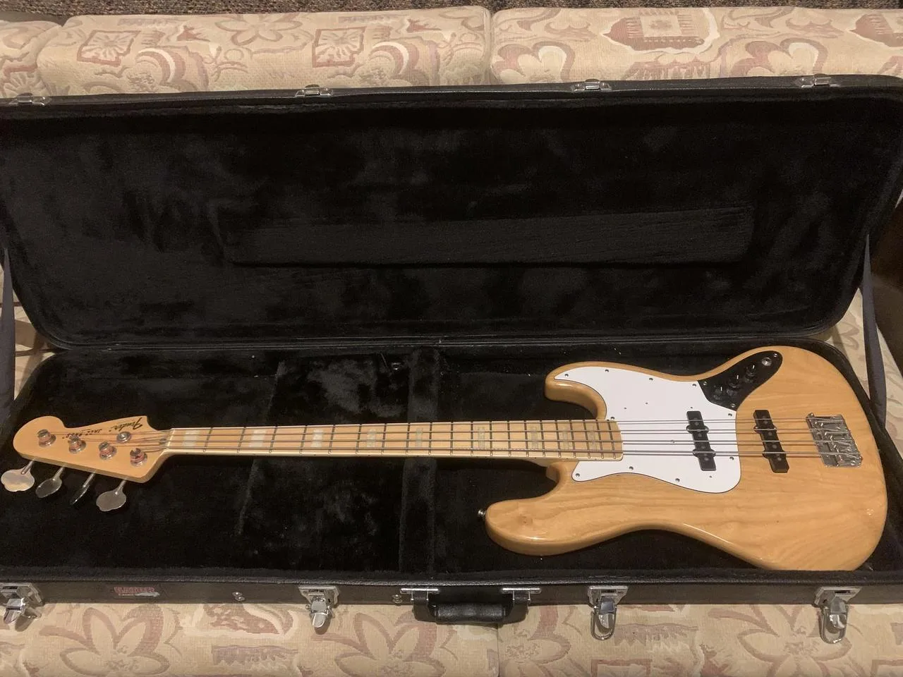 Fender Jazz Bass ‘75 reissue MIJ