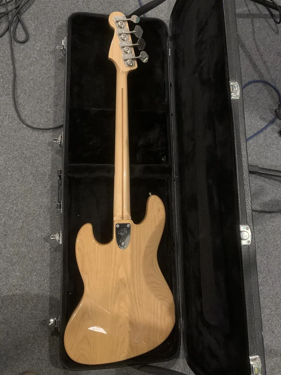 Fender Jazz Bass ‘75 reissue MIJ