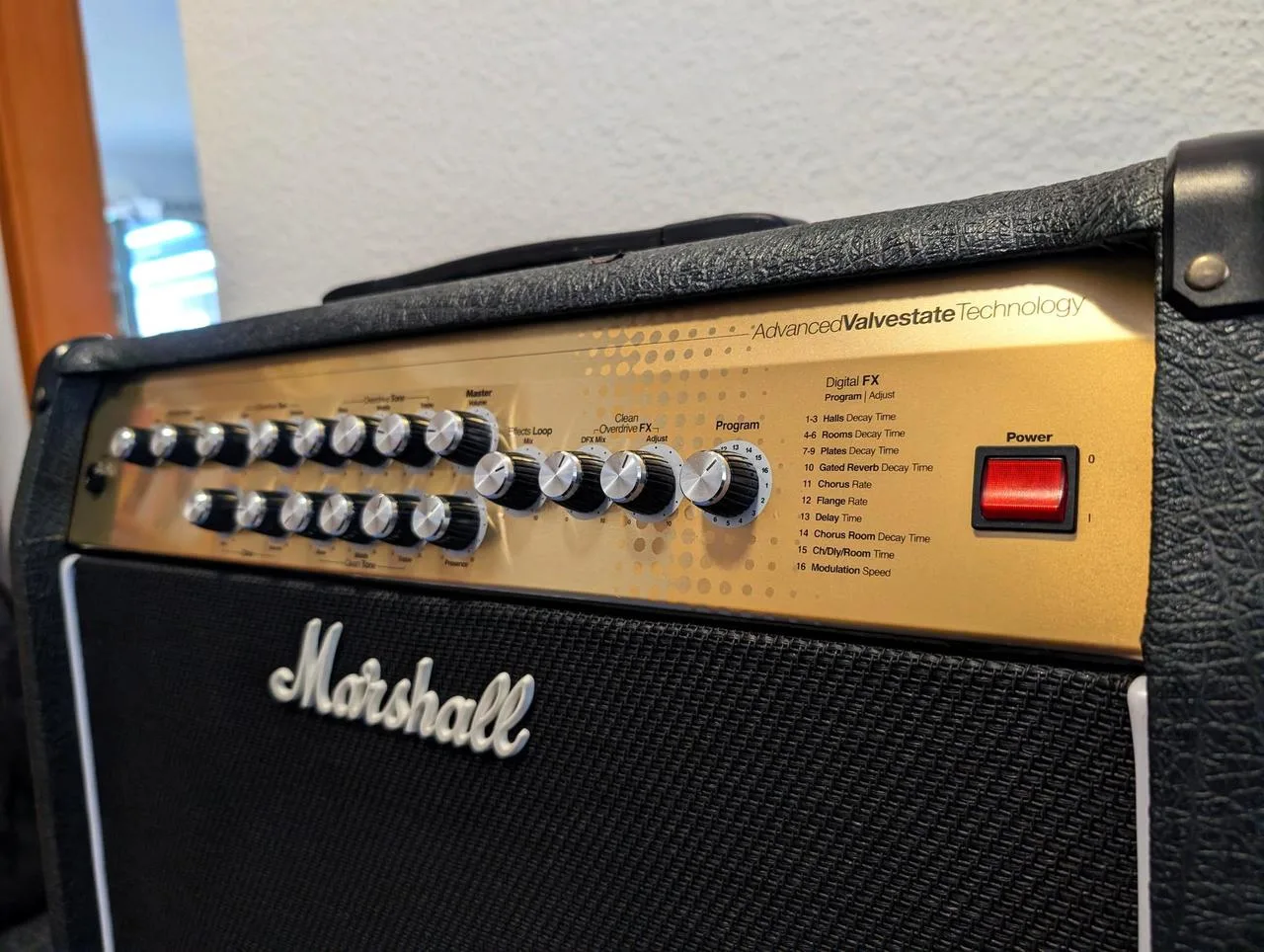 Pololampové kombo Marshall AVT100X