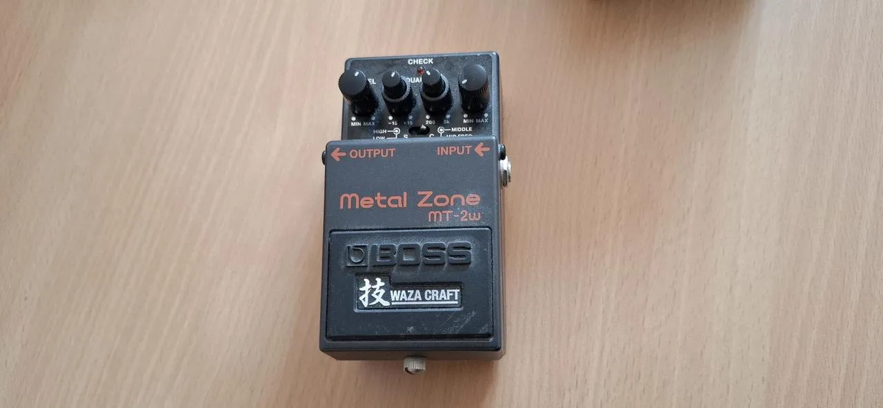 Boss MT-2 Waza Craft