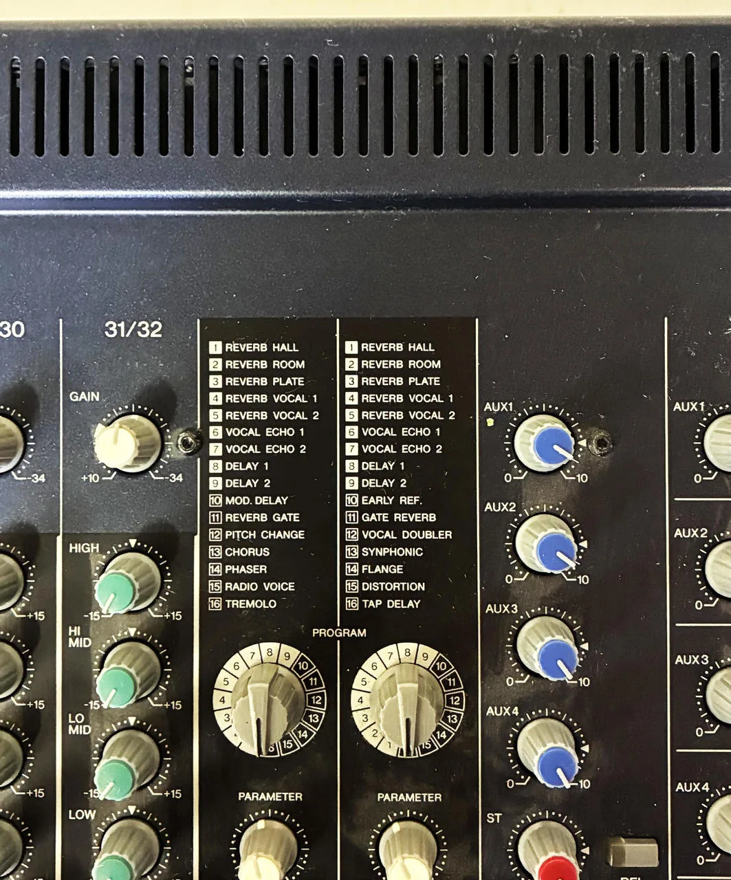 YAMAHA mixing console MG32/14FX