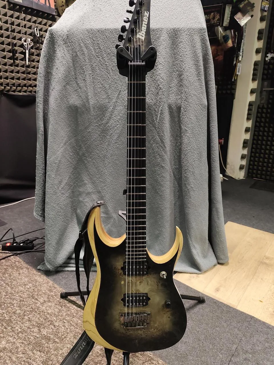 Ibanez RGDIX6PB Iron Label