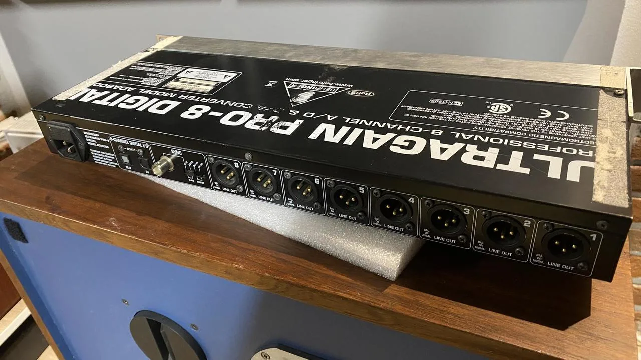 Behringer ADA8000