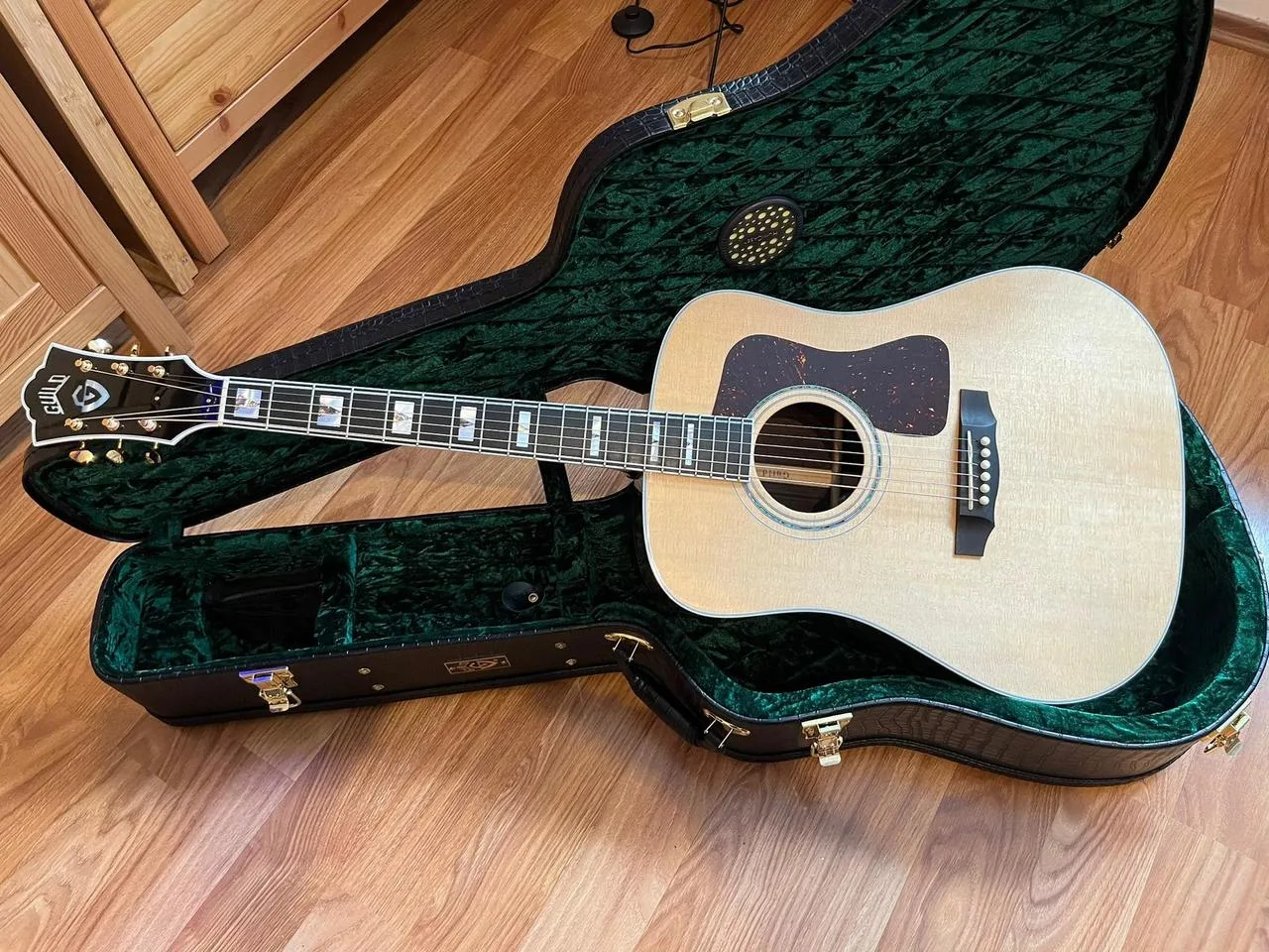 Guild D-55E NAT USA