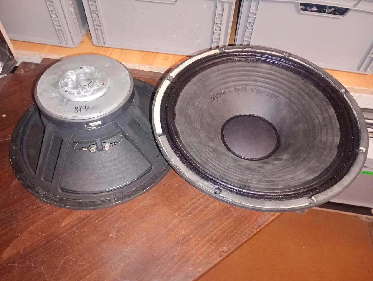 Prodám reproduktory 15" (300W), 1ks