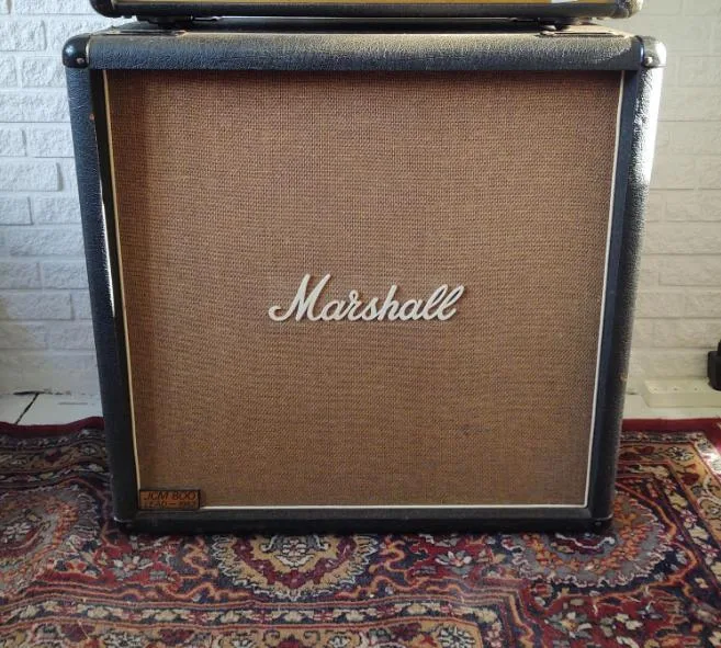 Koupím box Marshall JCM800B nebo 1982B