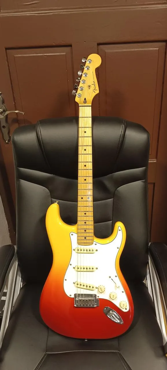 Fender Player Plus Stratocaster MN Tequila výměna za Gibson