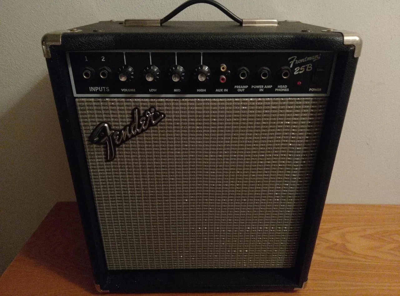 Fender frontman 25B