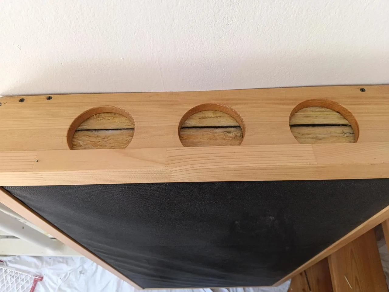 Akustický panel 125*65*13 (smrk)