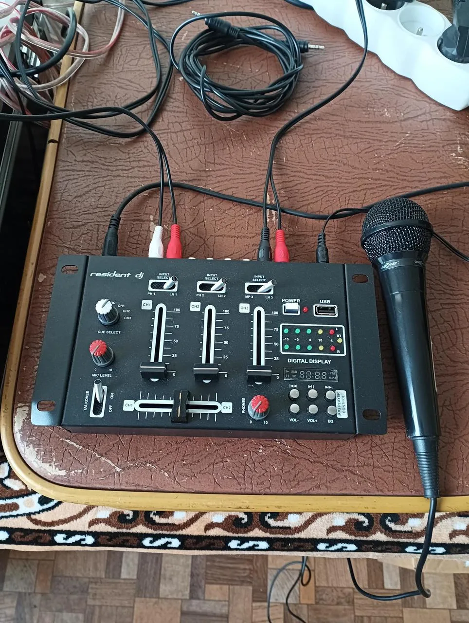 Zvuková sestava pro domácí i komerční využití vč. mikrofonu