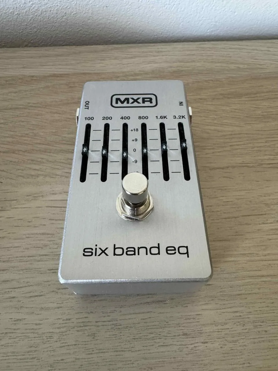 MXR Six Band EQ – téměř nový, krabice, záruka