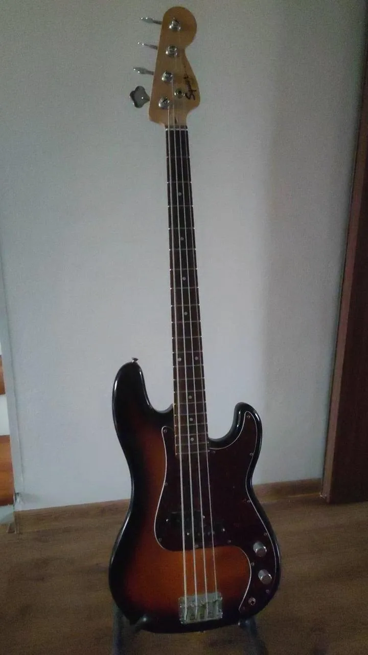 Prodám basu Squier by Fender Affinity P-Bass