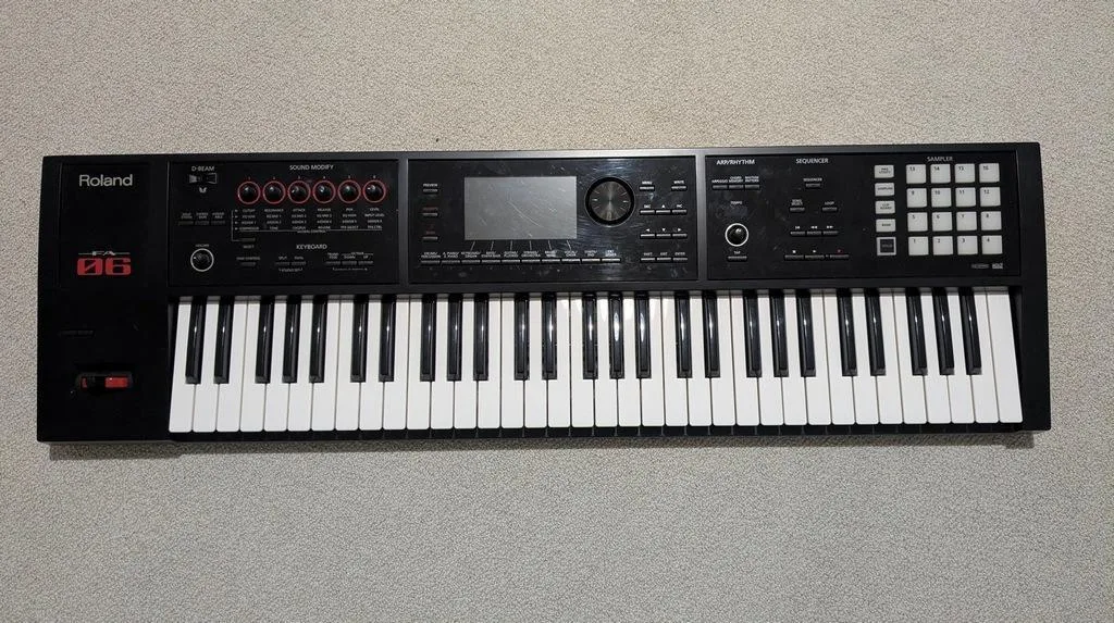 Roland FA-06