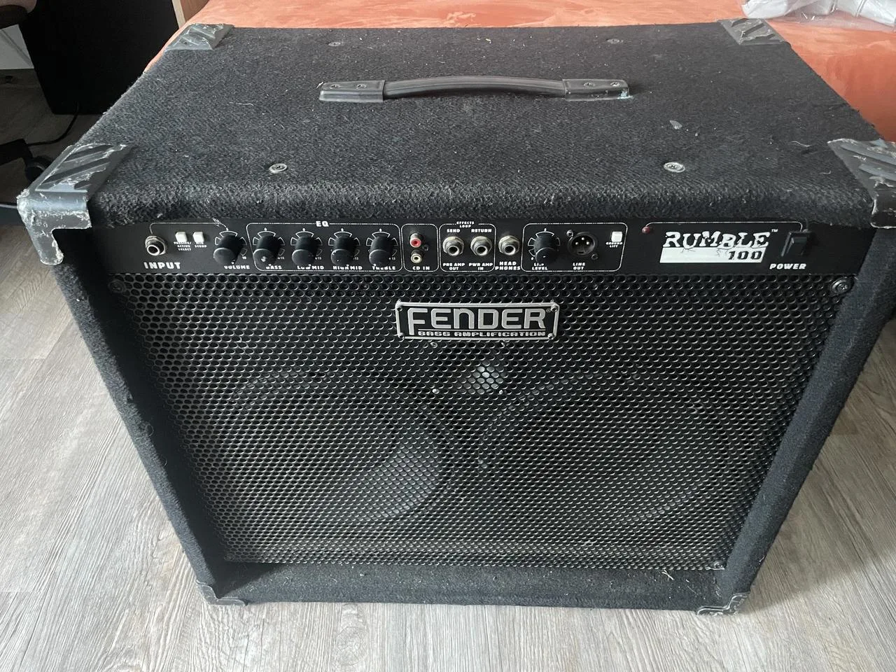 Prodám FENDER RUMBLE 100 v2