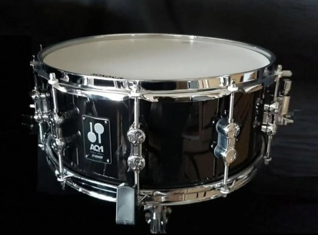 Prodám nepoužitý březový snare SONOR AQ1 14"x6",(1ks)