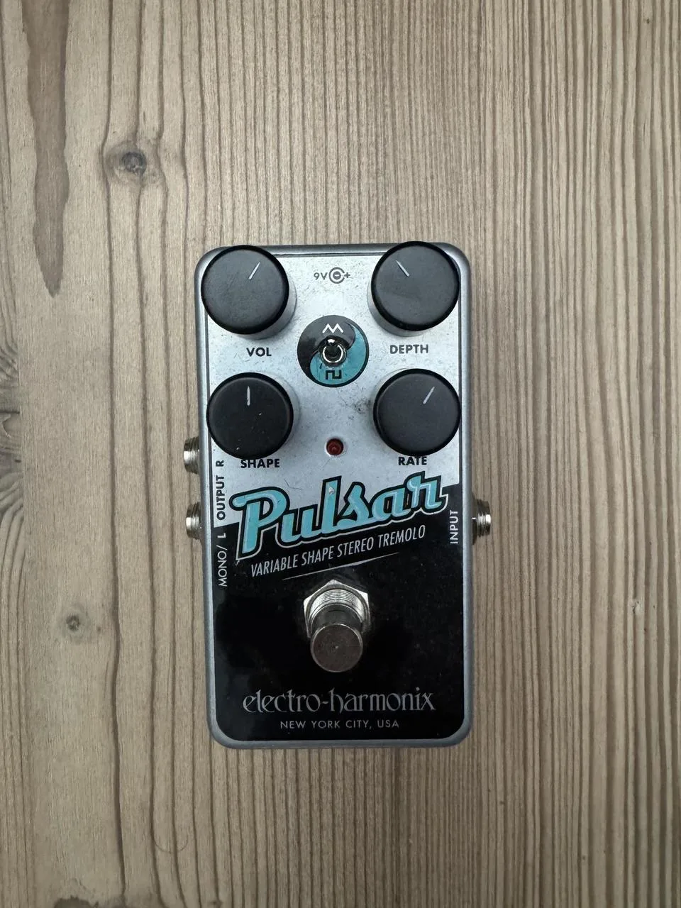 Electro Harmonix Nano Pulsar Tremolo