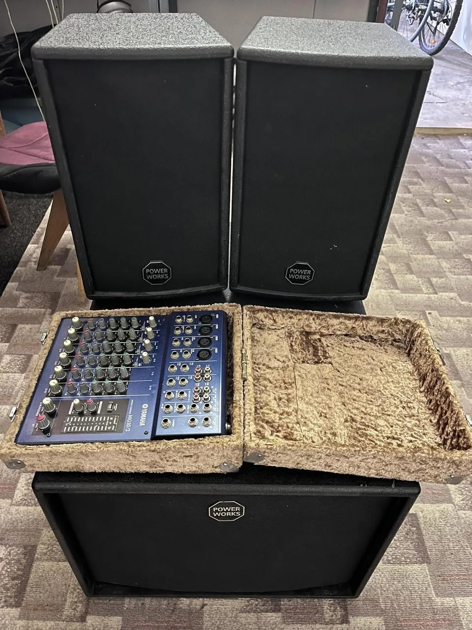 HK Audio POWERWORKS Sound House One 1x RS 15 Sub A, 2x RS 82