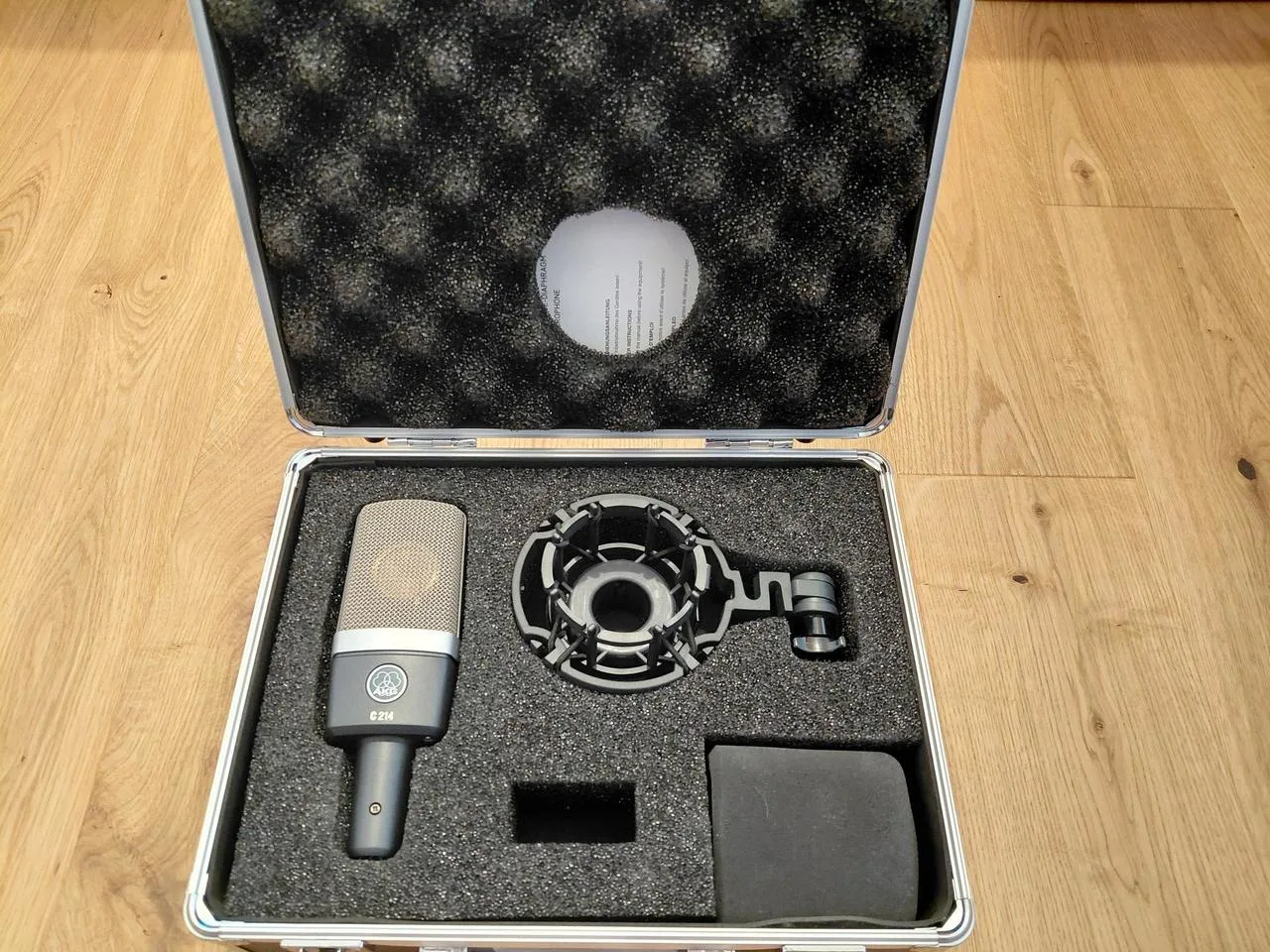 AKG C214 Kondenzátorové mikrofony
