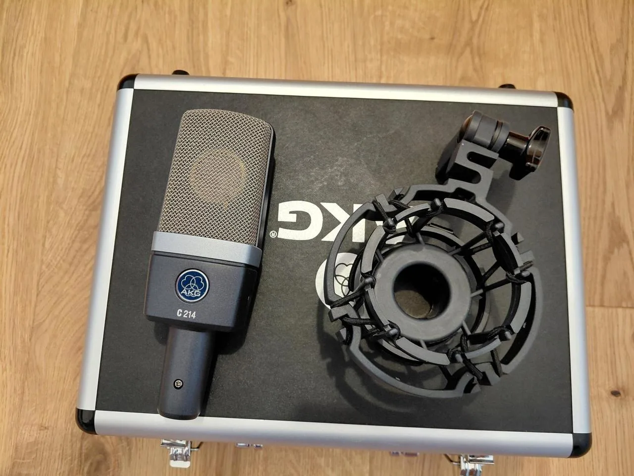 AKG C214 Kondenzátorové mikrofony