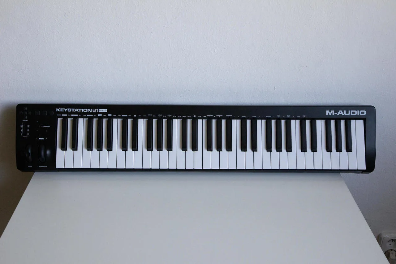 MIDI keyboard M-Audio Keystation 61 MK3