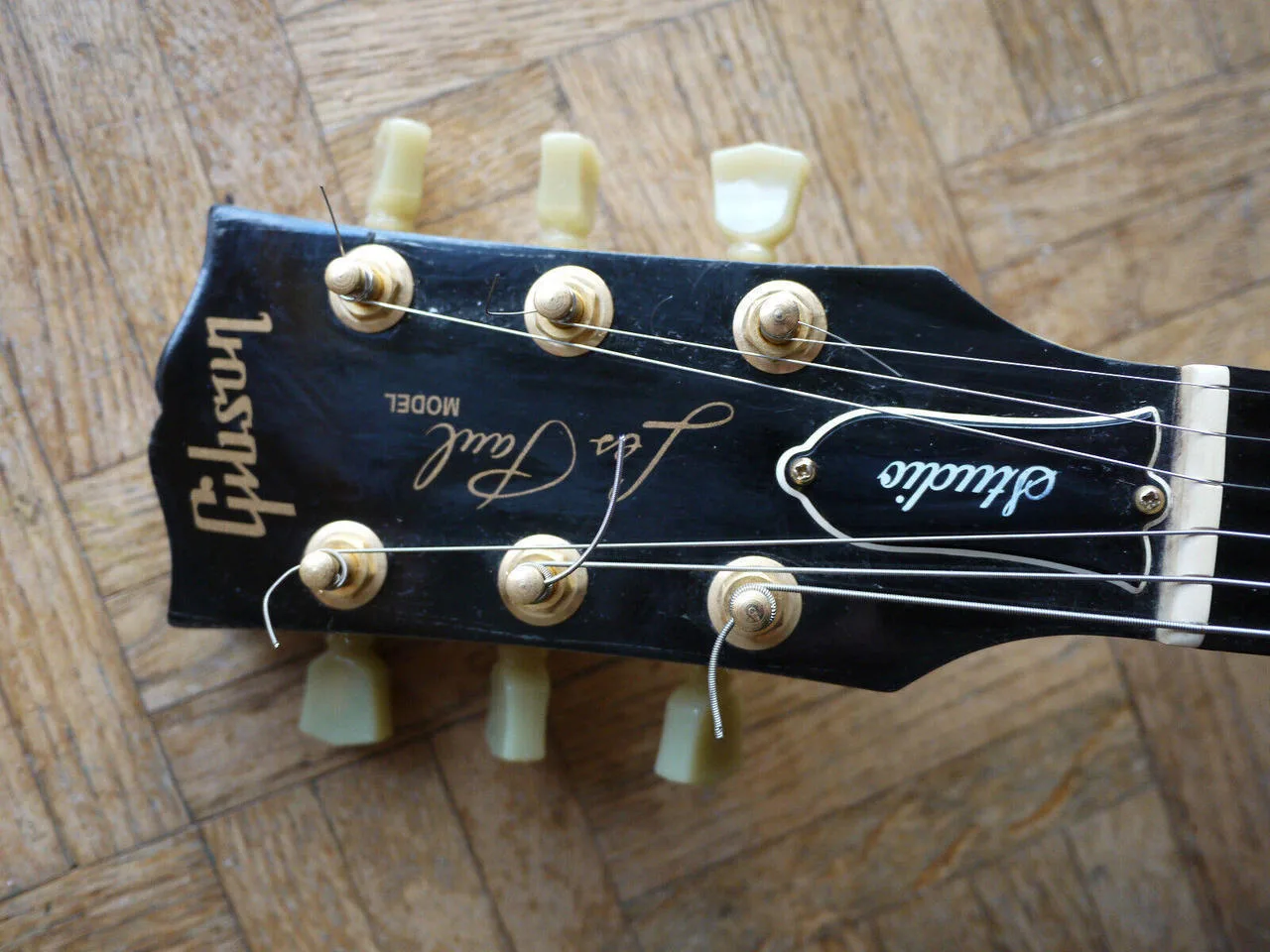 GIBSON Les Paul Studio 1992 Alpine White - Hmatník EBEN