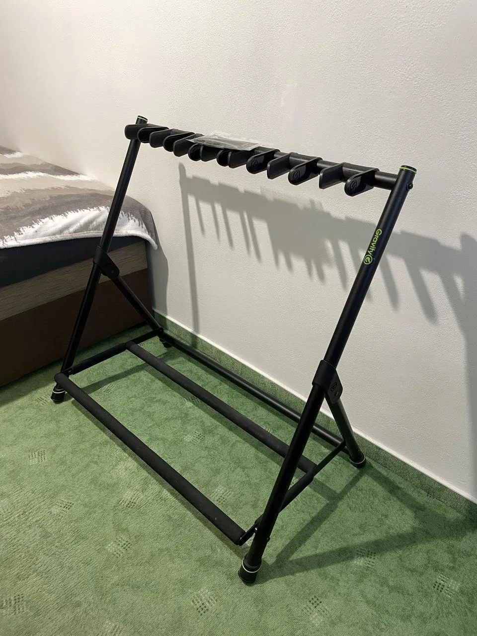 Gravity VARI-G7 Stojan pro 7 kytar
