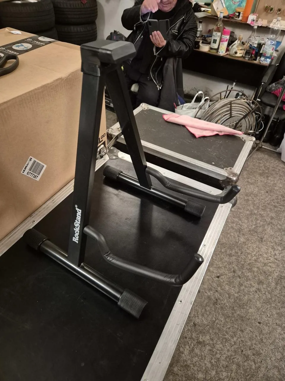 Stojánek na akustickou kytaru ROCKSTAND RS 20801 B