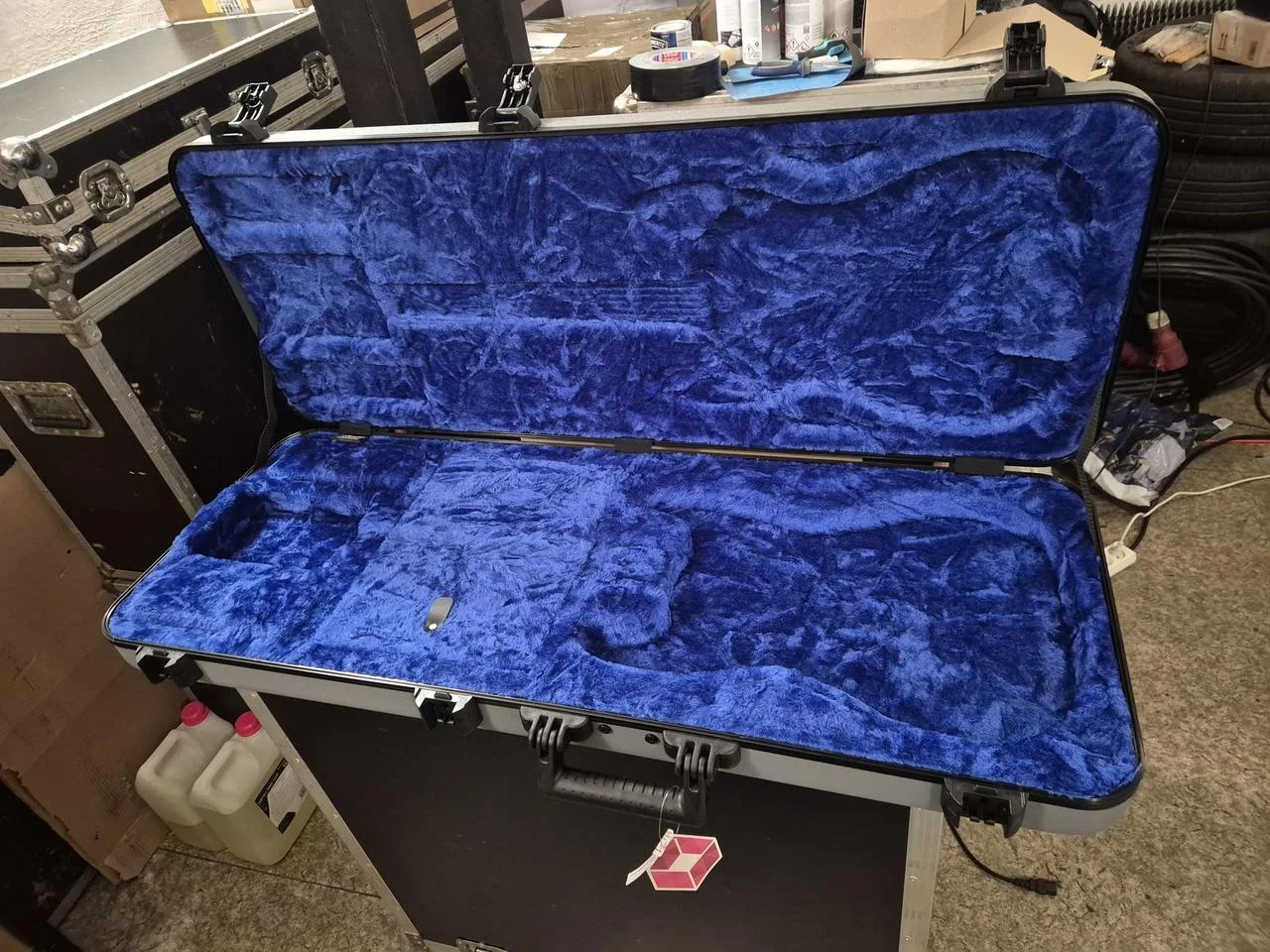 Fender Deluxe Molded Case - Stratocaster/Telecaster