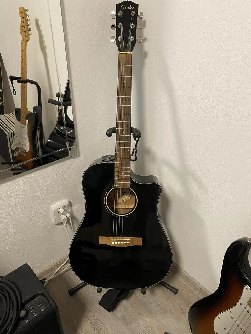 Fender CD 60SCE, elektroakustika