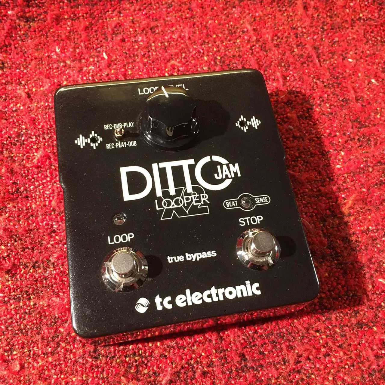 TC Electronic Ditto X2 Jam - looper s intuitivním ovládáním