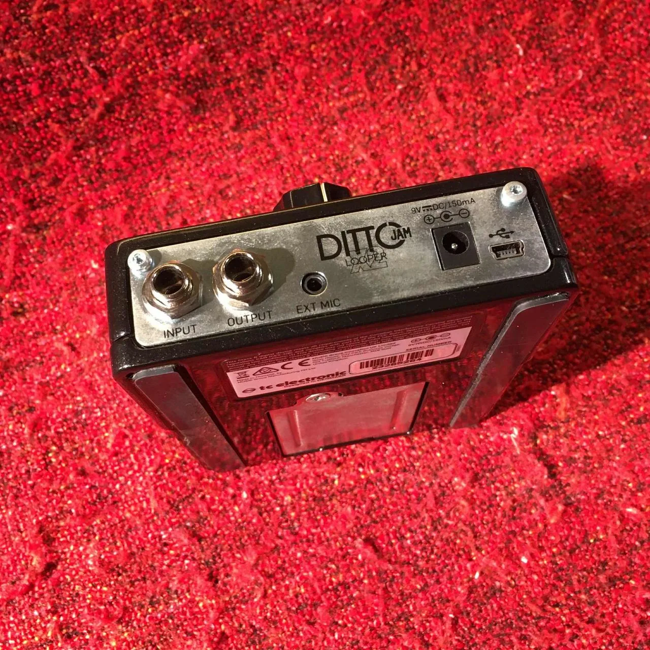 TC Electronic Ditto X2 Jam - looper s intuitivním ovládáním