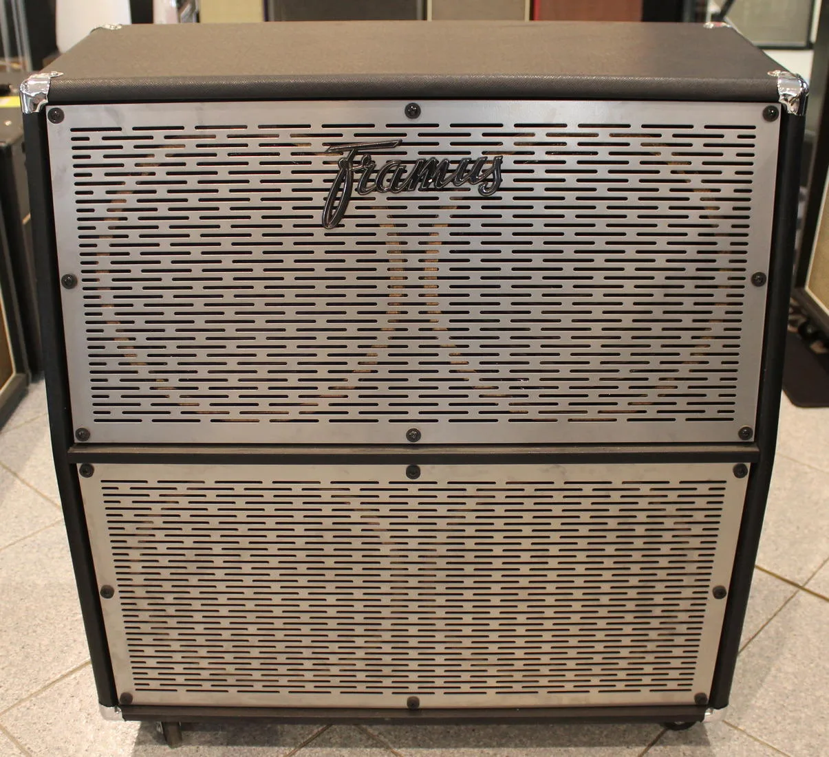 KOUPÍM - Framus Cobra 412
