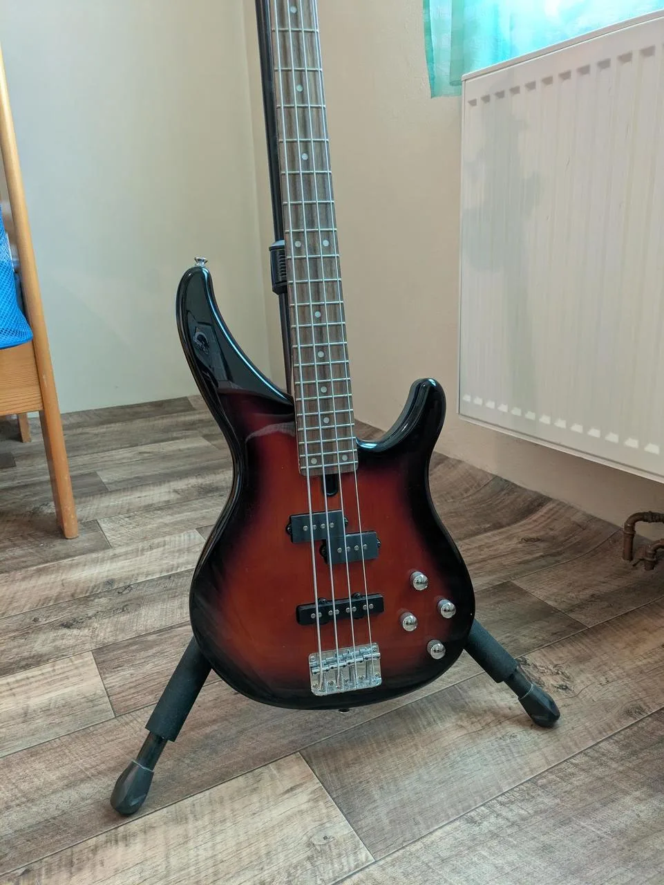 Prodám elektrickou basu Yamaha TRBX 174 OVS