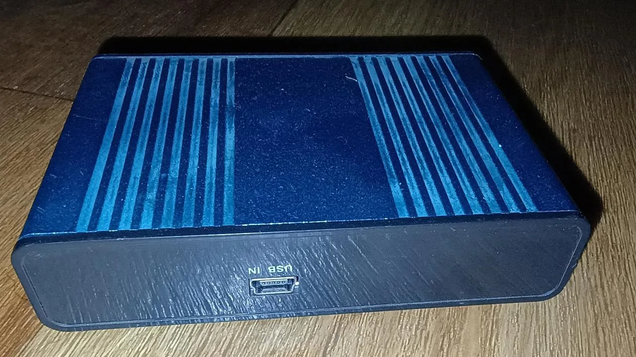 externí zvuková karta (často označovaná jako USB Sound Box n