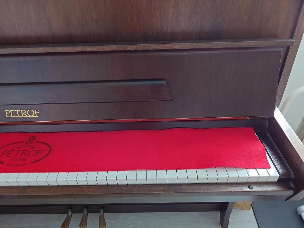 Pianino PETROF (mod.115 III) - Po gen. opravě, jasný původ
