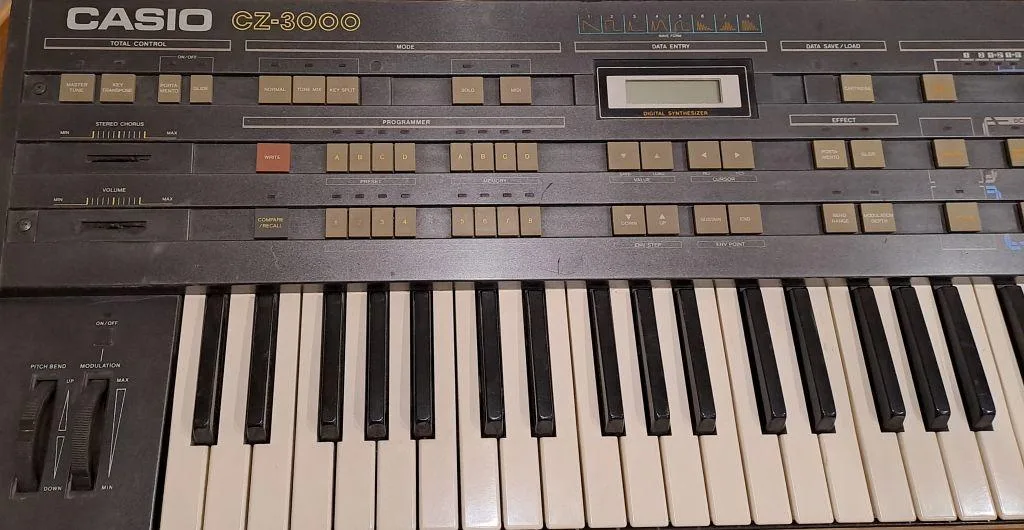 Casio CZ-3000 (rezervace)