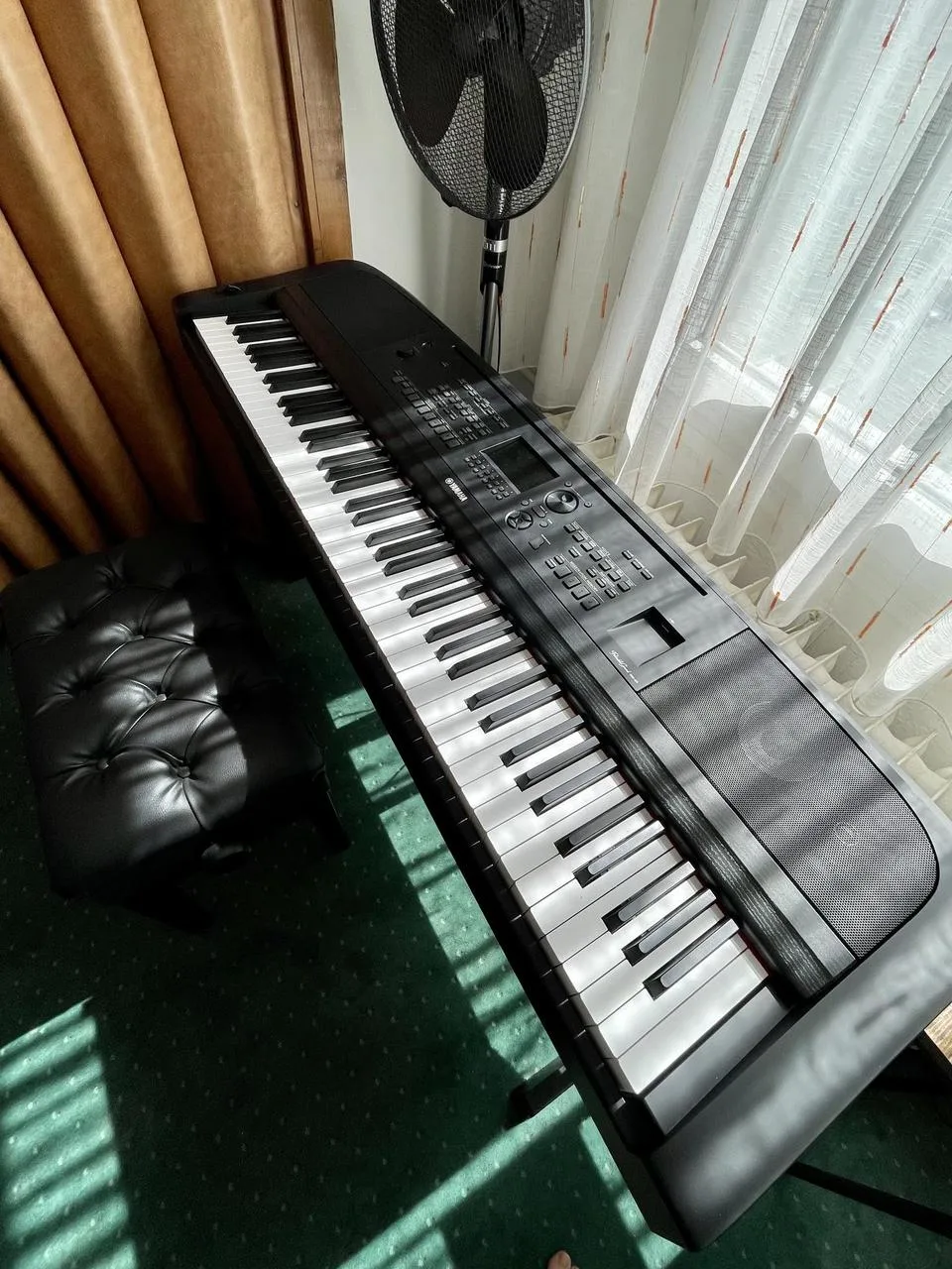 Stage piáno Yamaha DGX670B