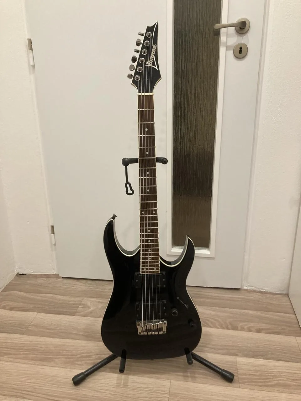 Ibanez RGA42-BK s EMG 81 a EMG 85 Výměna