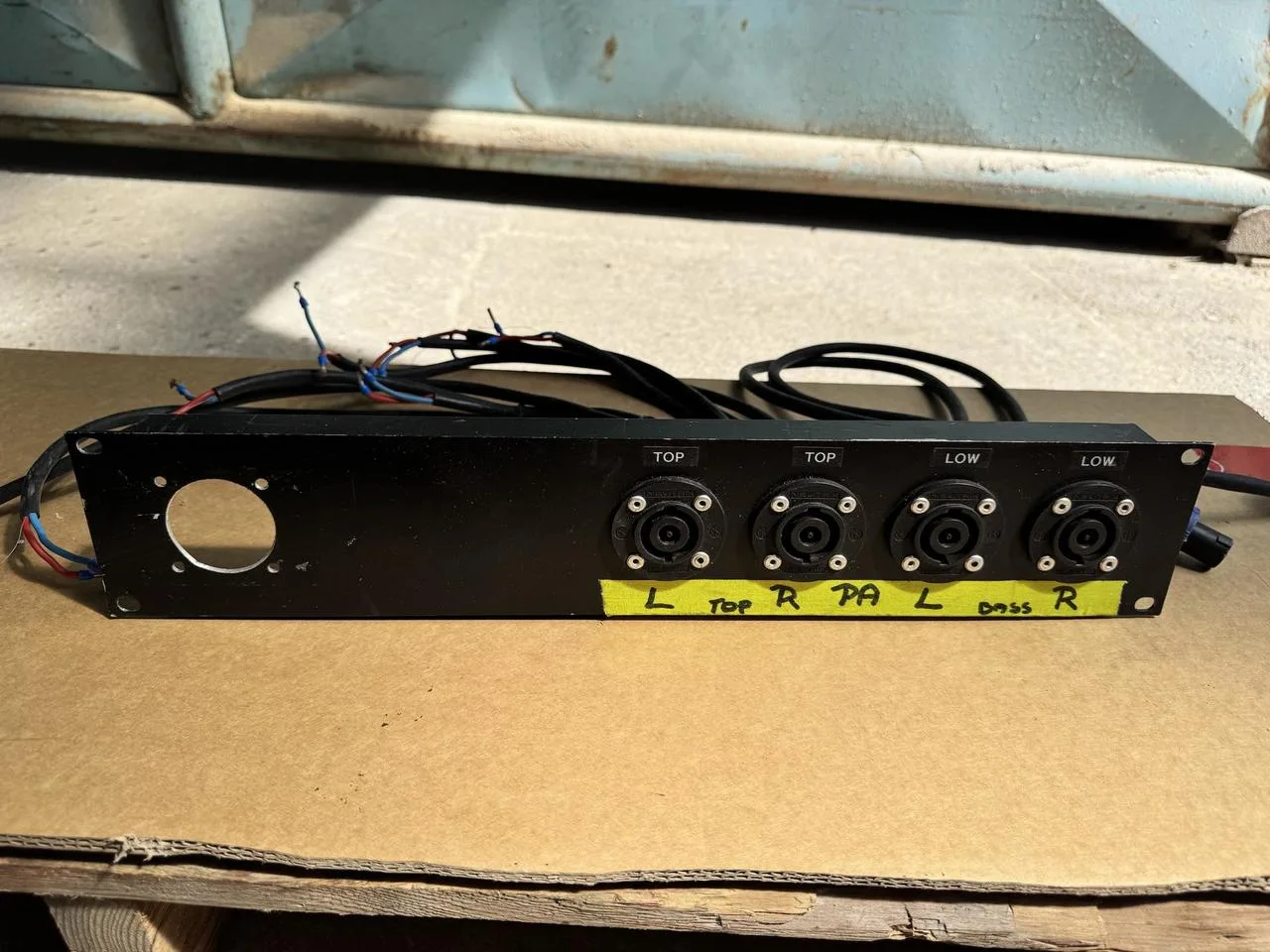 Rackový panel - 4x speakon