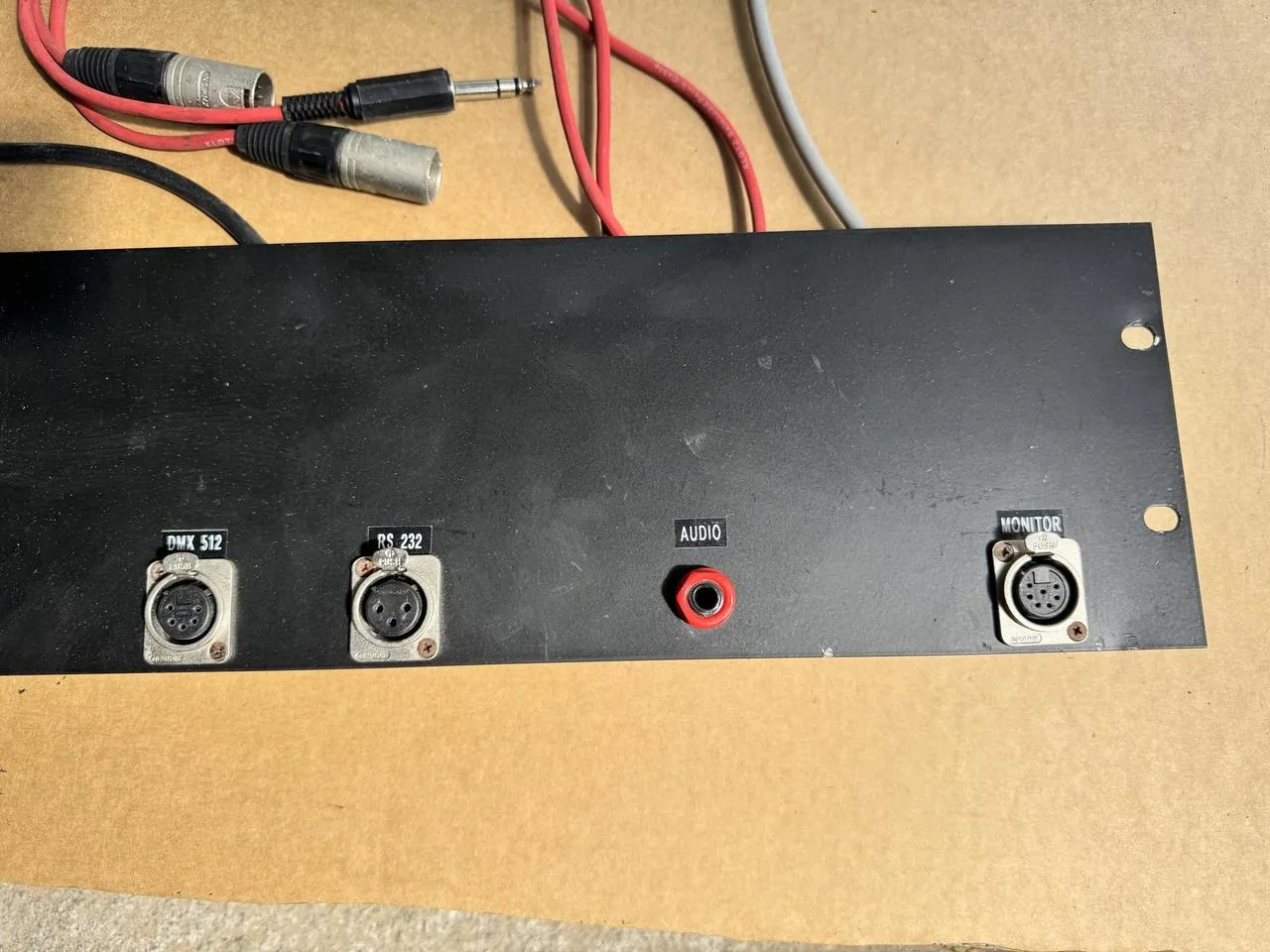 Rackový panel - audio/video